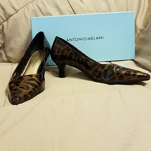 Antonio Melani kitten pump